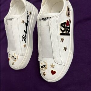 KARL LAGERFELD PARIS Caitie Logo Graphic Slip On Sneakers Size:5.5US